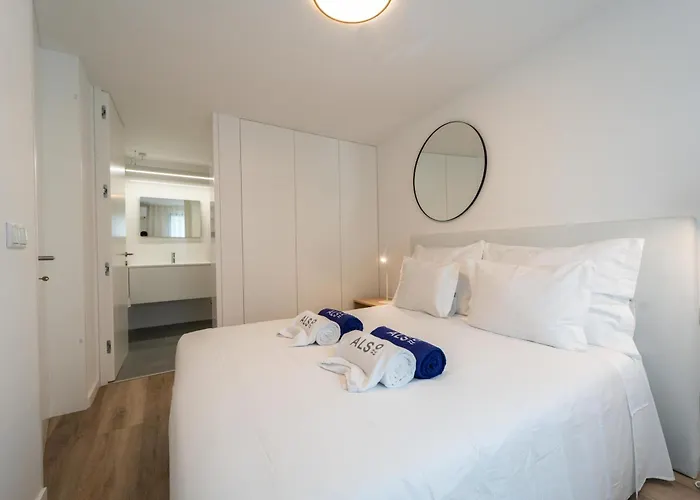 Oceanside Village 2 * Lagoa (Azores)